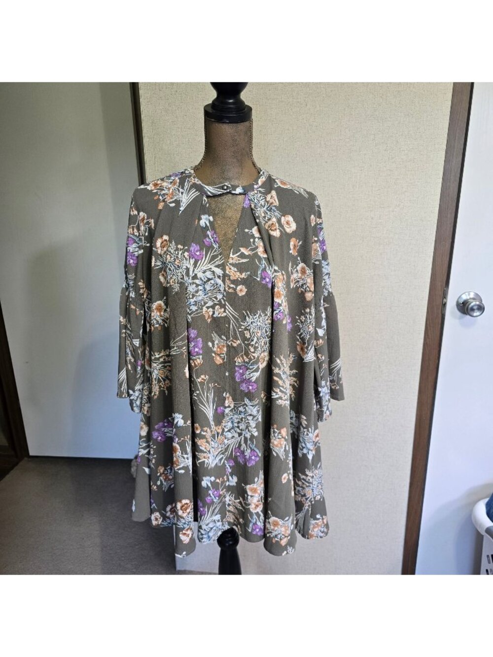 Umgee Boho Small Floral Bell Sleeve Tunic Mini Dress Gray Lightweight Flowy